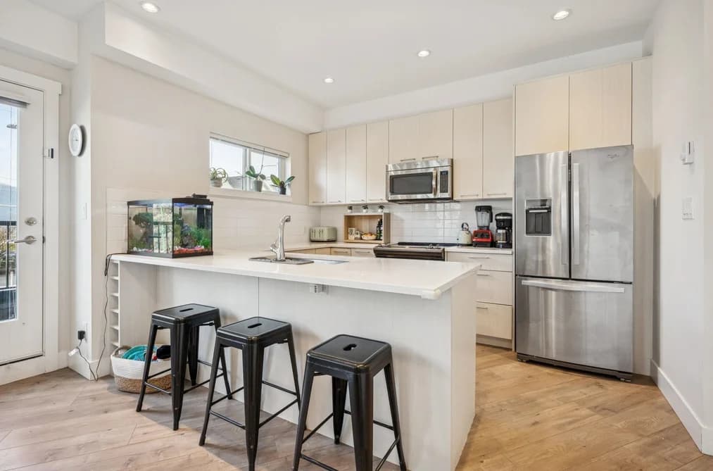 205 7180 BARNET ROAD, Burnaby, BC — Residential for Sale - Photo 2