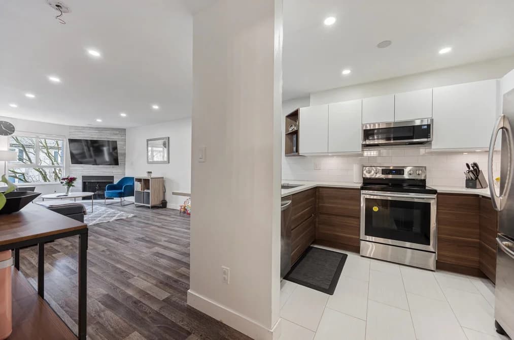 205 7465 SANDBORNE AVENUE, Burnaby, BC — Residential for Sale - Main Photo