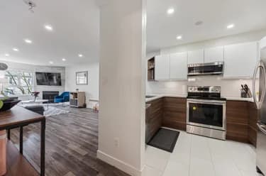 Condo for sale at 205 7465 Sandborne Avenue Burnaby British Columbia - MLS: R3124724