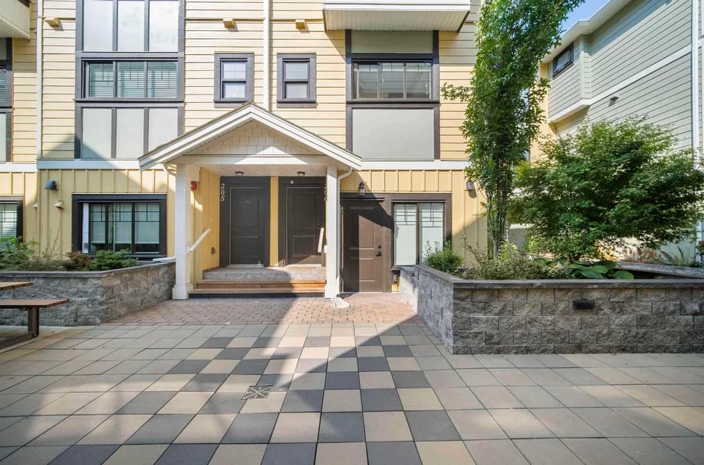 205 80 ELGIN STREET, Port Moody, BC — Residential for Sale - Photo 2