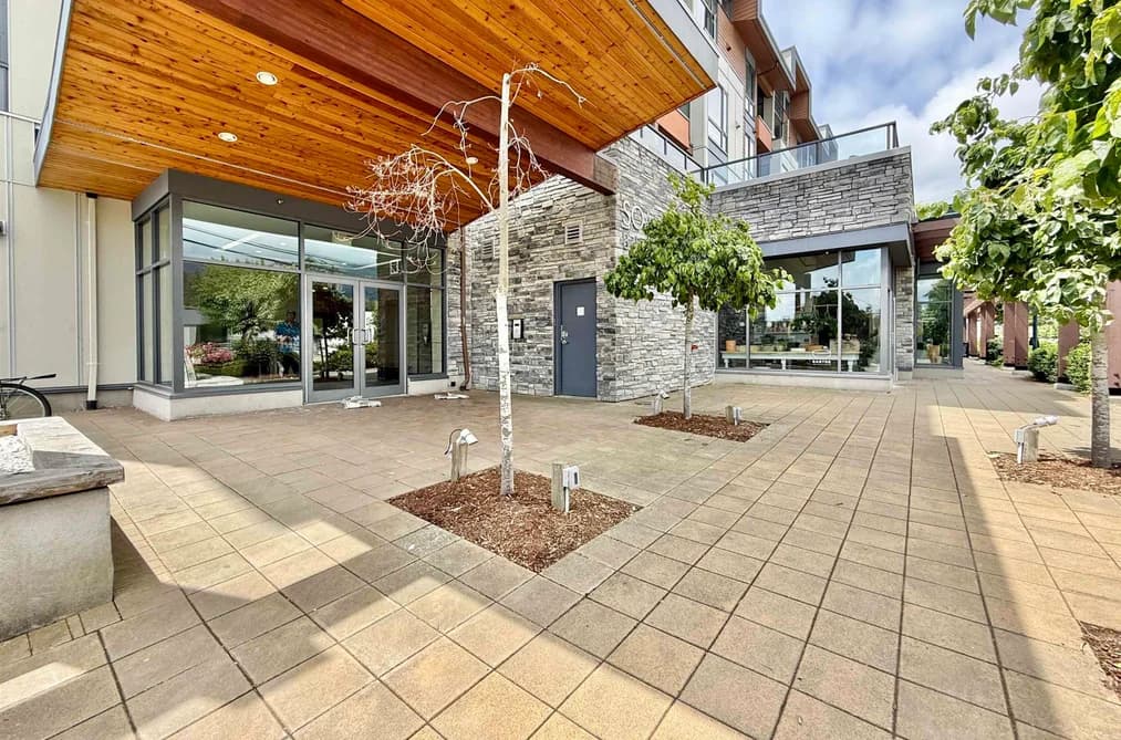 205 875 GIBSONS WAY, Gibsons, BC — Residential for Sale - Photo 2