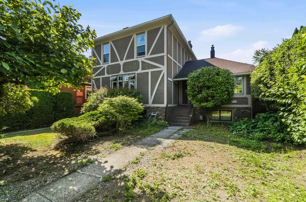 205 FOURTH AVENUE, New Westminster, BC — Residential for Sale - Main Photo