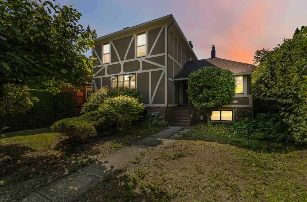 205 FOURTH AVENUE, New Westminster, BC — Residential for Sale - Photo 2