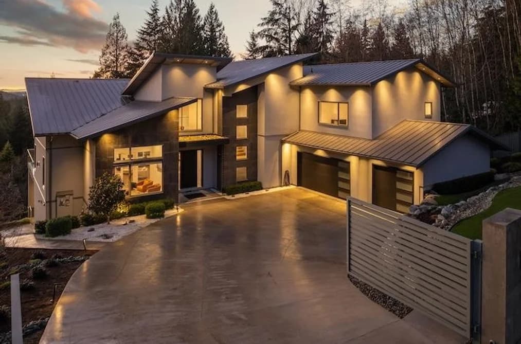205 KINSEY DRIVE, Anmore, BC — Residential for Sale - Photo 2