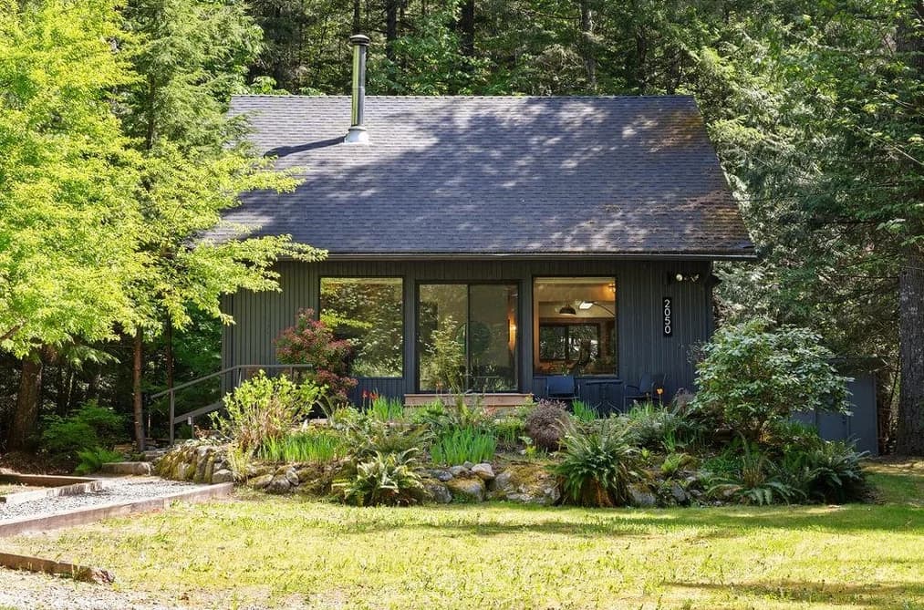 2050 MIDNIGHT WAY, Squamish, BC — Residential for Sale - Photo 2