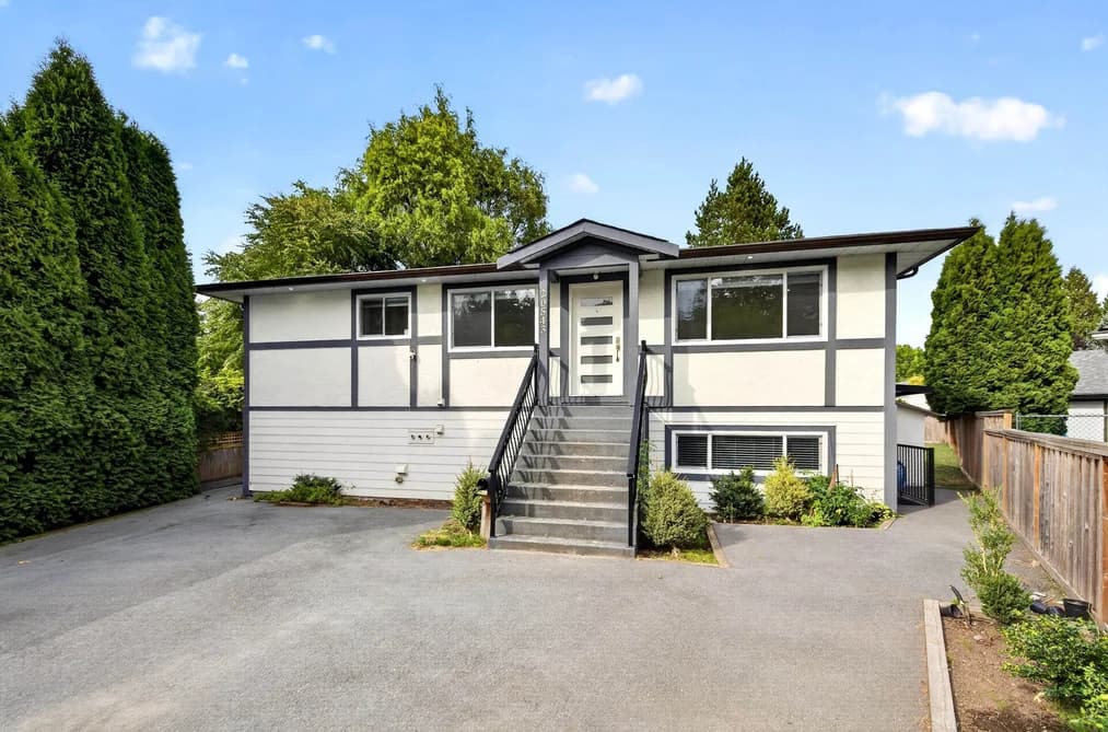 20543 50A Avenue, Langley, BC - House for Sale - Photo 2 of 40 20543 50A Avenue, Langley, BC - House for Sale - Photo 2 of 40
