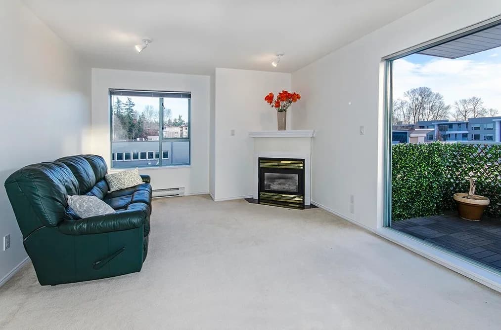 206 1085 W 17TH STREET, North Vancouver, BC — Residential for Sale - Photo 2