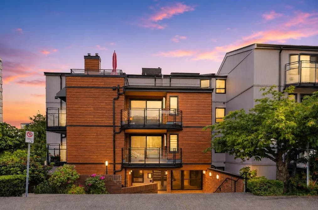 Condo for sale at 206 1340 Duchess Avenue West Vancouver British Columbia - MLS: R3140927