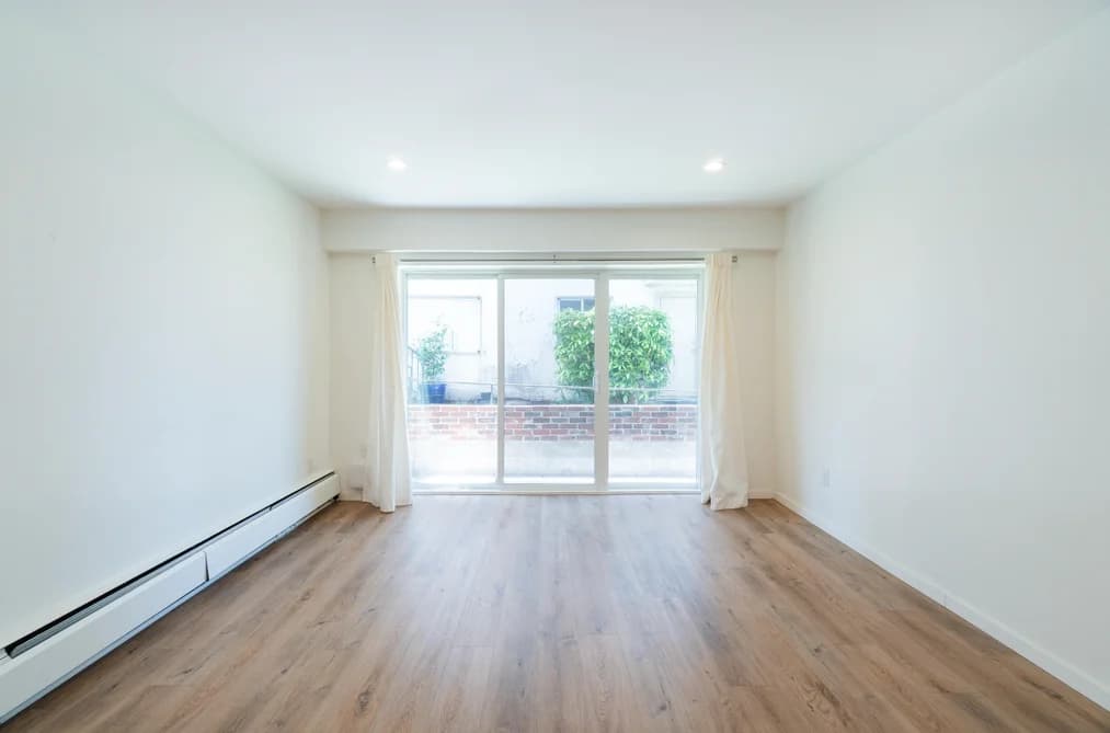 206 2025 W 2ND AVENUE, Vancouver, BC — Residential for Sale - Photo 2