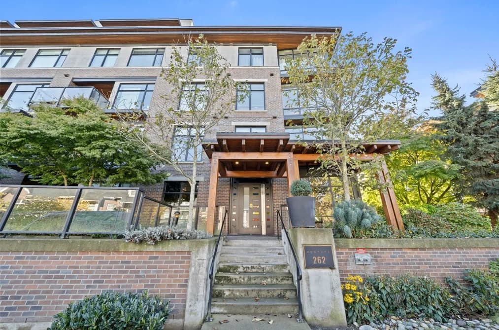 206 262 SALTER STREET, New Westminster, BC — Residential for Sale - Main Photo