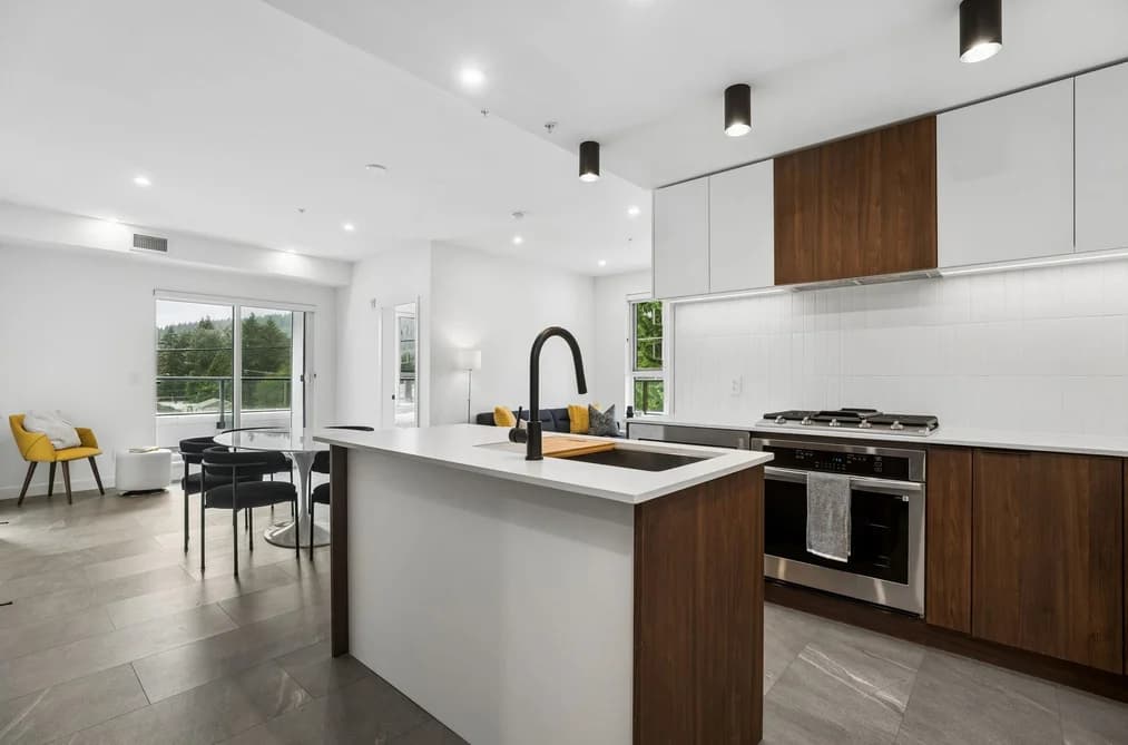 206 623 KEMSLEY AVENUE, Coquitlam, BC — Residential for Sale - Photo 2