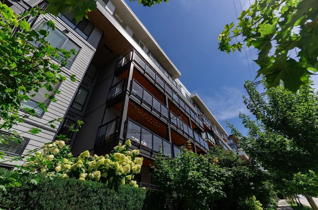 206 707 COMO LAKE AVENUE, Coquitlam, BC — Residential for Sale - Photo 2