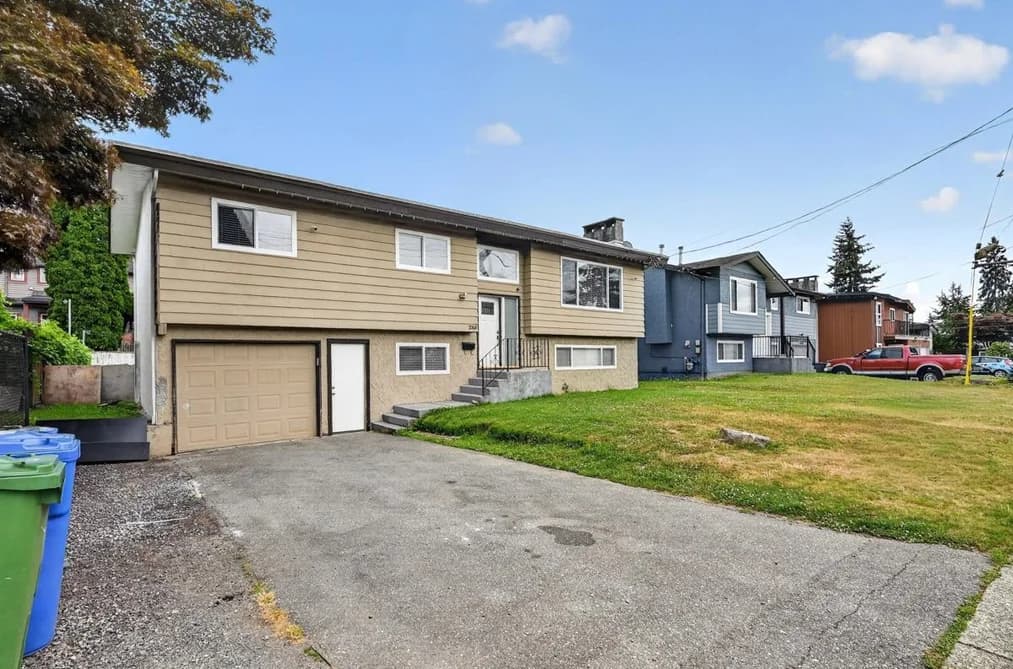 2068 RIDGEWAY STREET, Abbotsford, BC — Residential for Sale - Photo 2