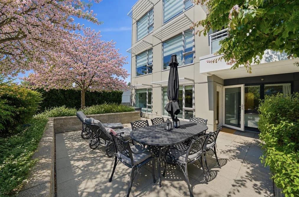 207 1061 MARINE DRIVE, North Vancouver, BC — Residential for Sale - Main Photo
