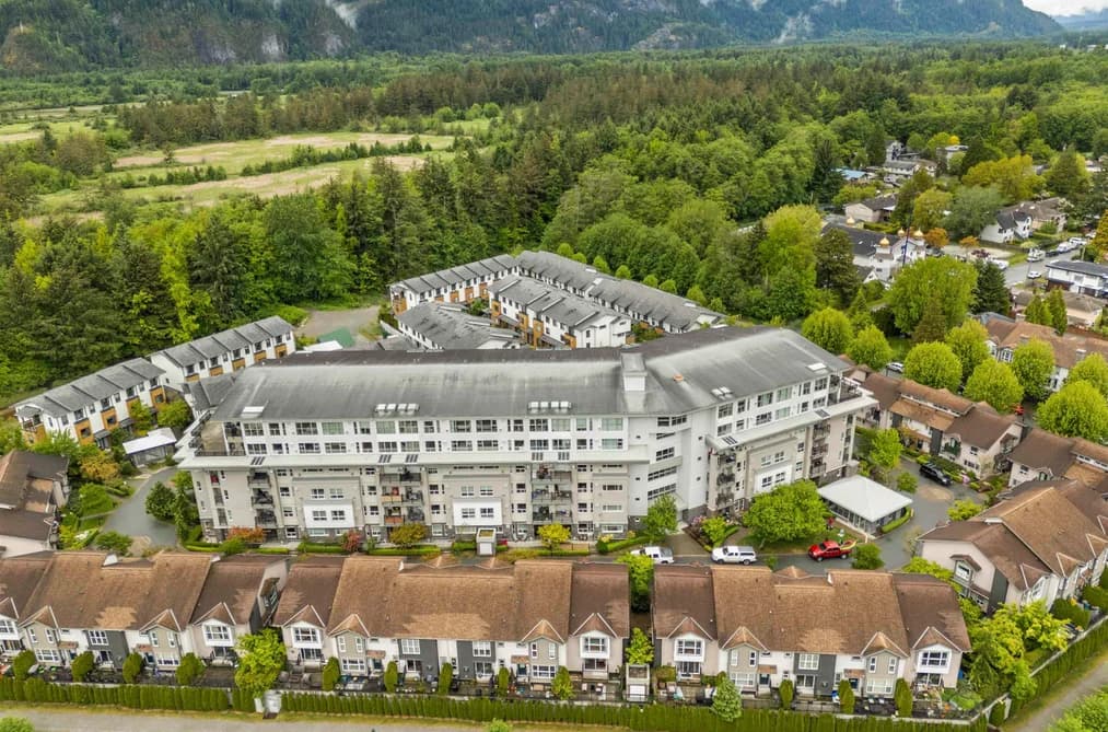 207 1212 MAIN STREET, Squamish, BC — Residential for Sale - Main Photo