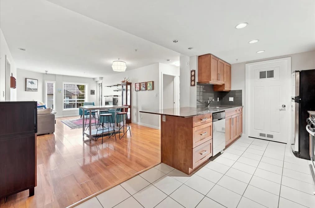 207 1212 MAIN STREET, Squamish, BC — Residential for Sale - Photo 2