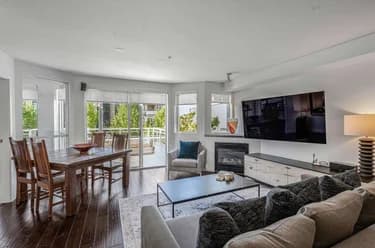 Condo for sale at 207 122 E 3rd Street North Vancouver British Columbia - MLS: R3117763