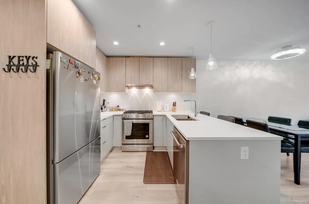 207 128 E 8TH STREET, North Vancouver, BC — Residential for Sale - Photo 2