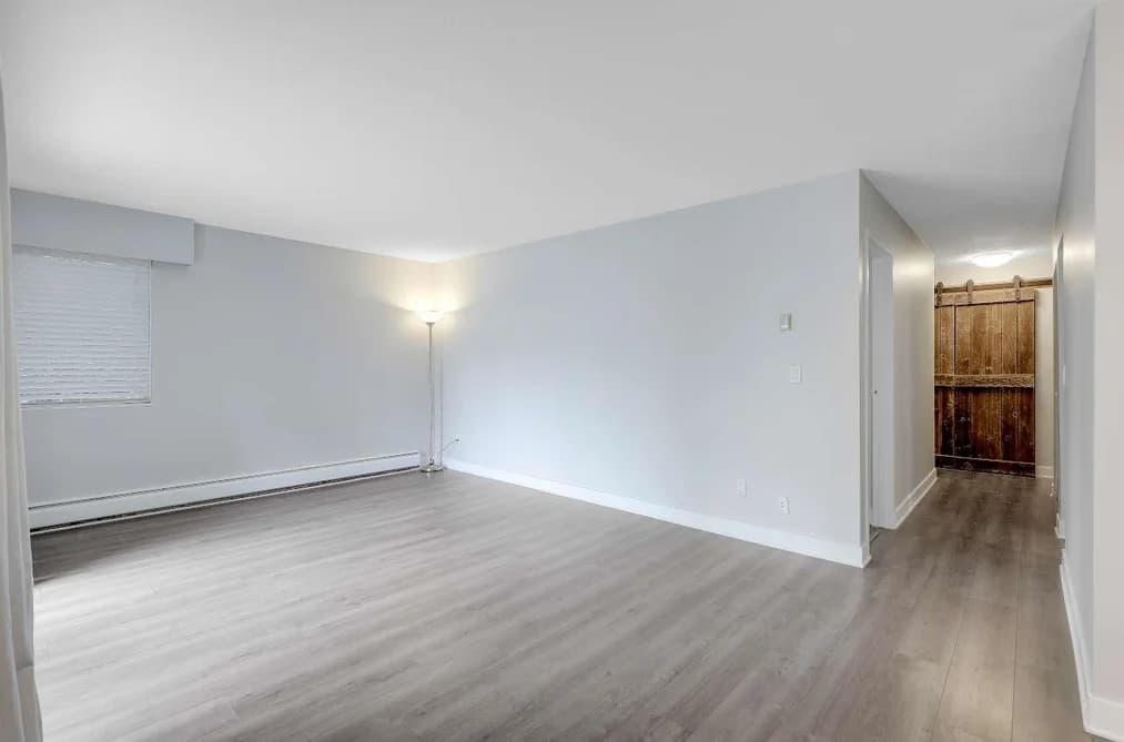 207 1544 FIR STREET, White Rock, BC — Residential for Sale - Photo 2