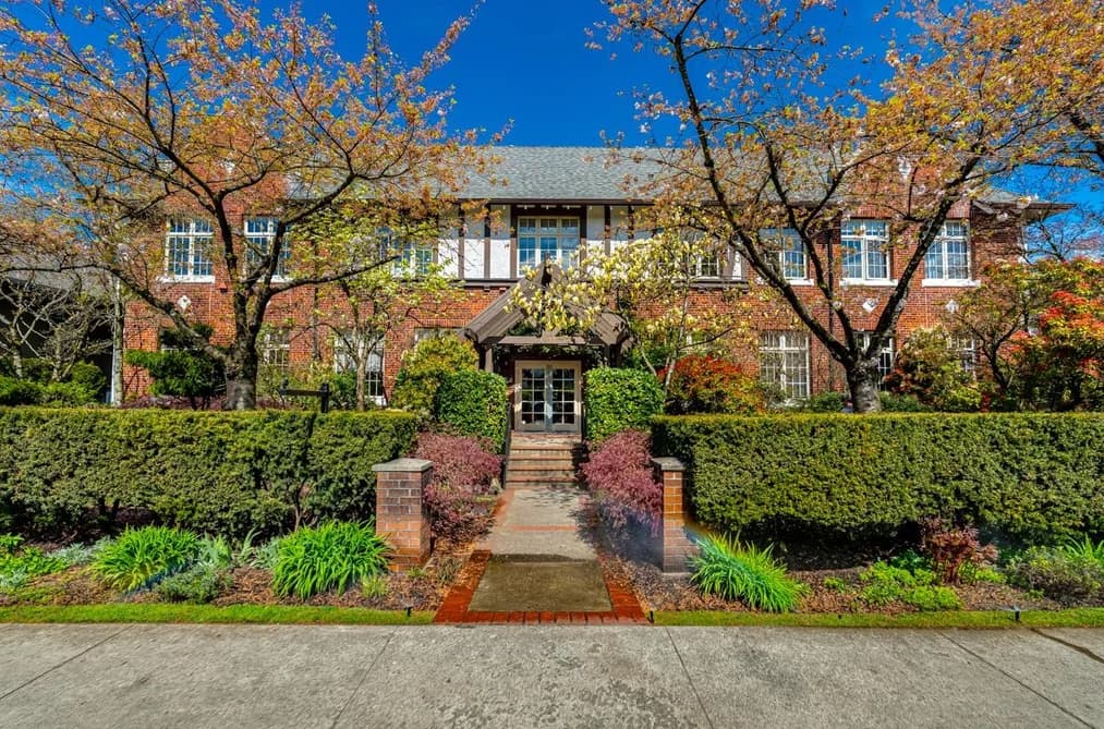 207 1811 W 16TH AVENUE, Vancouver, BC — Residential for Sale - Photo 2