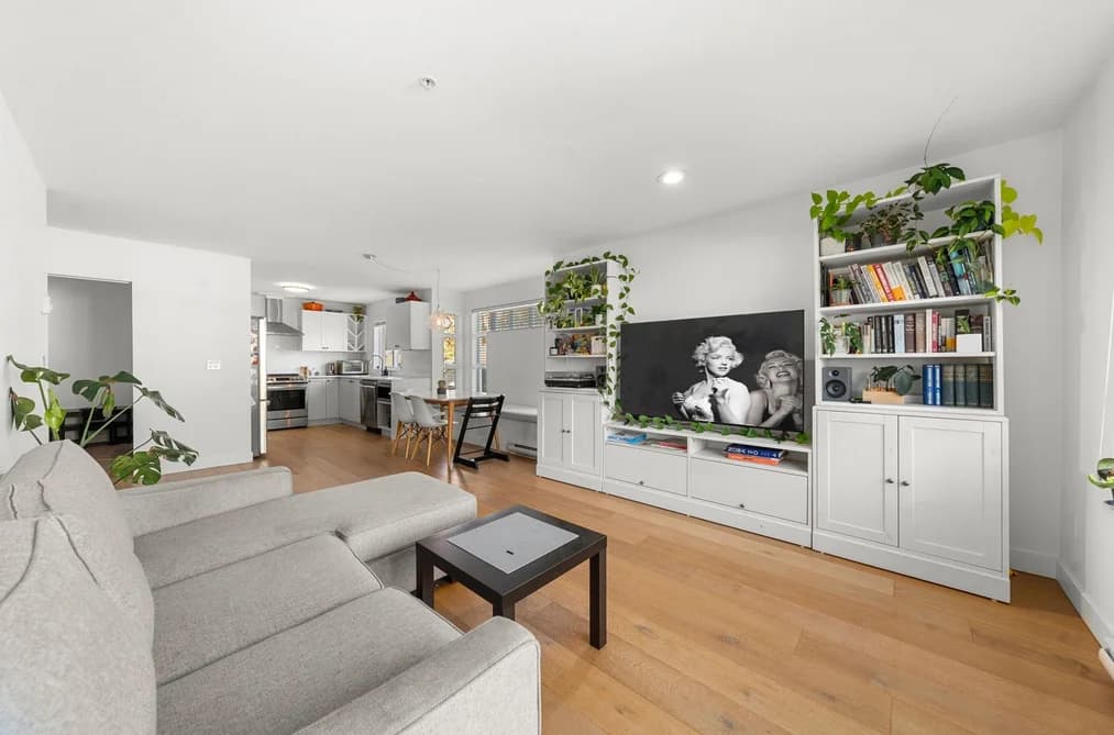 207 183 W 23RD STREET, North Vancouver, BC — Residential for Sale - Photo 2