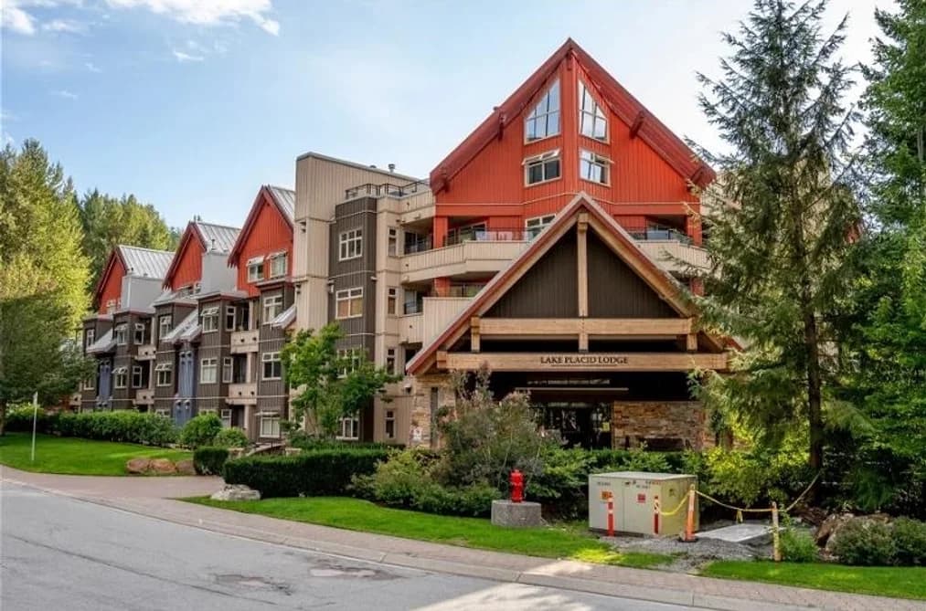 207 2050 LAKE PLACID ROAD, Whistler, BC — Residential for Sale - Main Photo