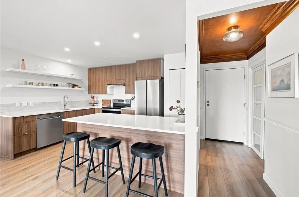 207 236 W 2ND STREET, North Vancouver, BC — Residential for Sale - Photo 2
