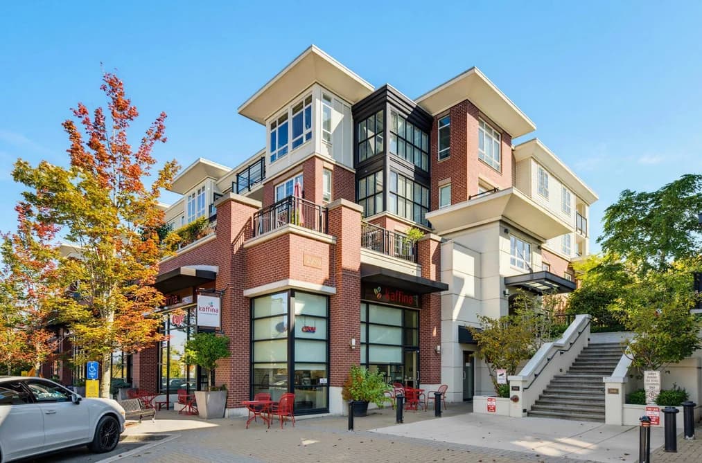 207 2950 KING GEORGE BOULEVARD, Surrey, BC — Residential for Sale - Main Photo