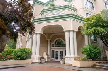 Condo for sale at 207 2985 Princess Crescent Coquitlam British Columbia - MLS: R3146119