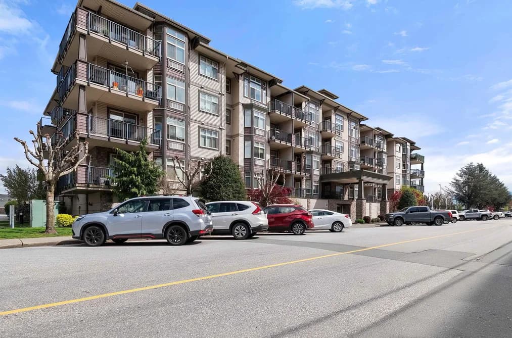 207 45893 CHESTERFIELD AVENUE, Chilliwack, BC — Residential for Sale - Main Photo