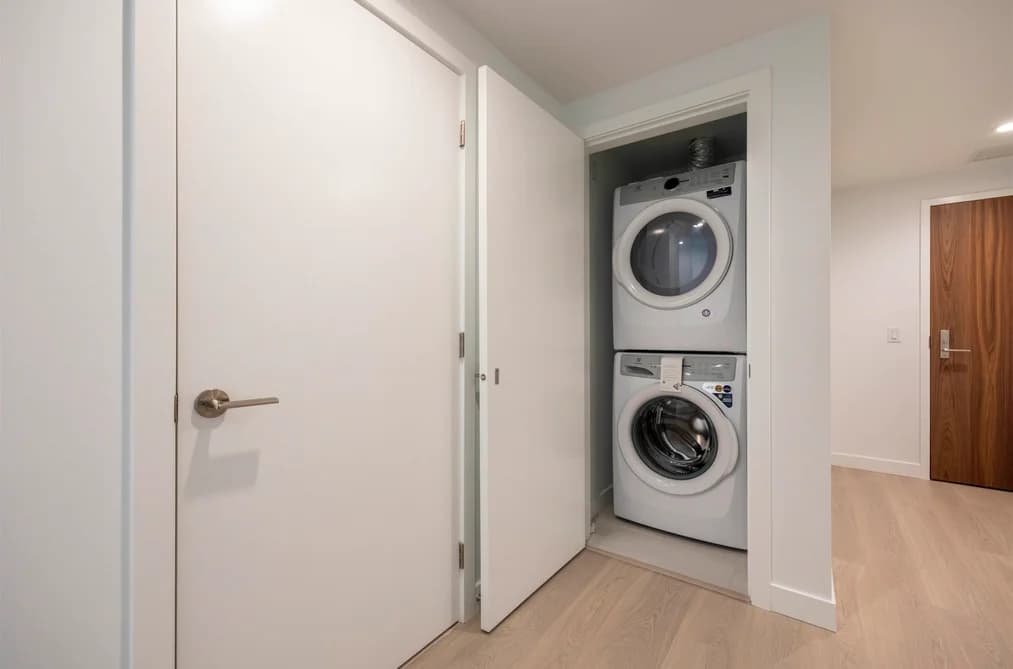 207 6537 TELFORD AVENUE, Burnaby, BC — Residential for Sale - Photo 2