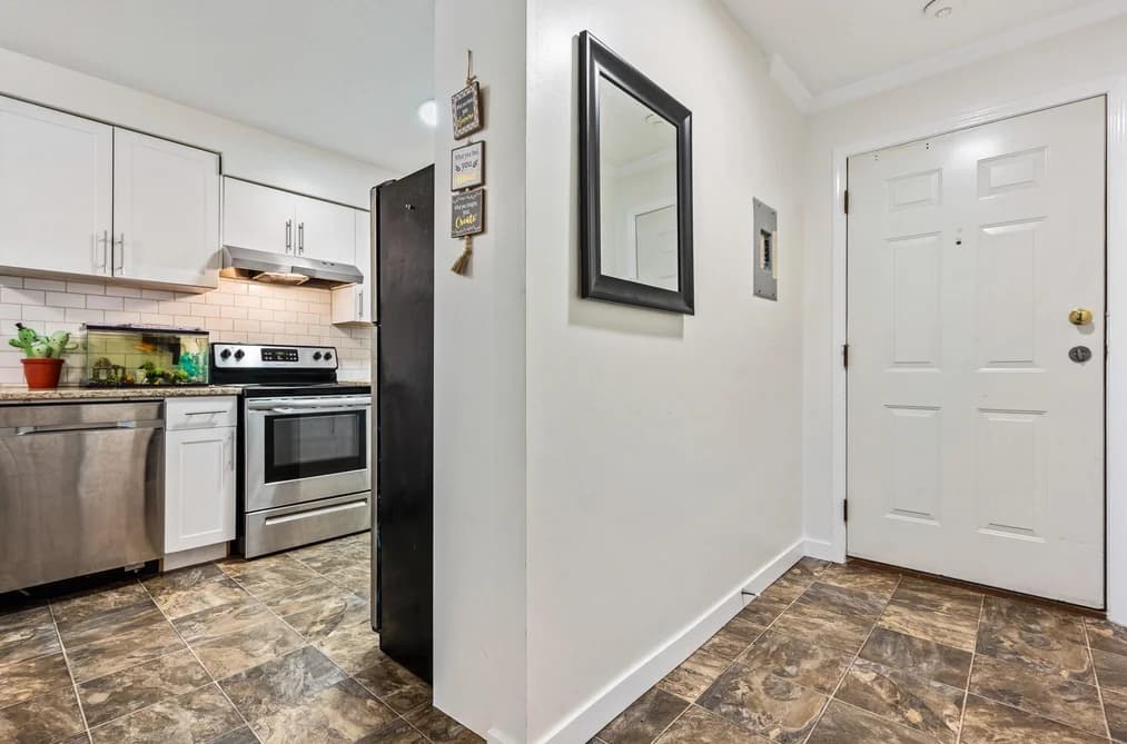 207 7435 SHAW AVENUE, Sardis, BC — Residential for Sale - Photo 2