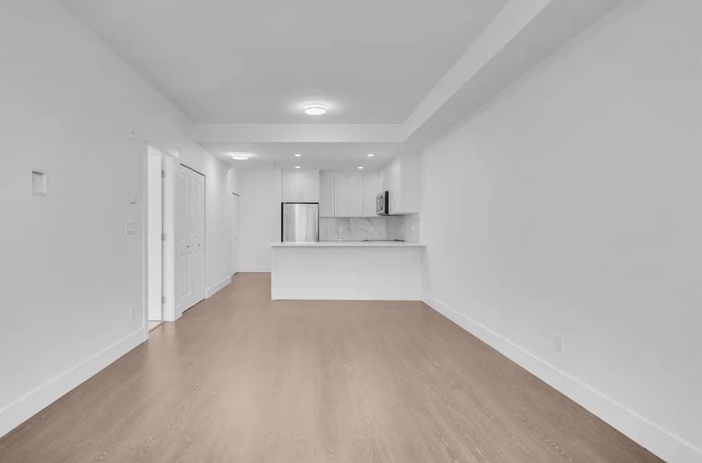 207 9983 E BARNSTON DRIVE, Surrey, BC — Residential for Sale - Photo 2