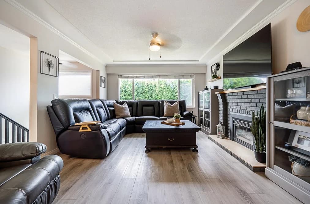 207 MUNDY STREET, Coquitlam, BC — Residential for Sale - Photo 2