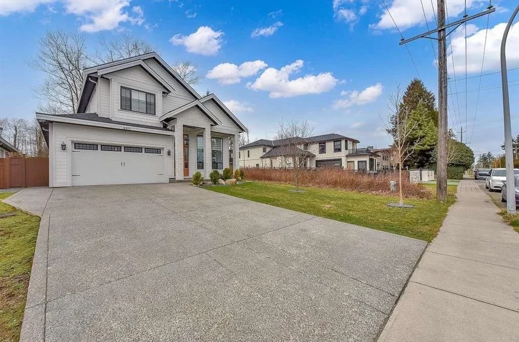 2071 156 STREET, Surrey, BC — Residential for Sale - Photo 2