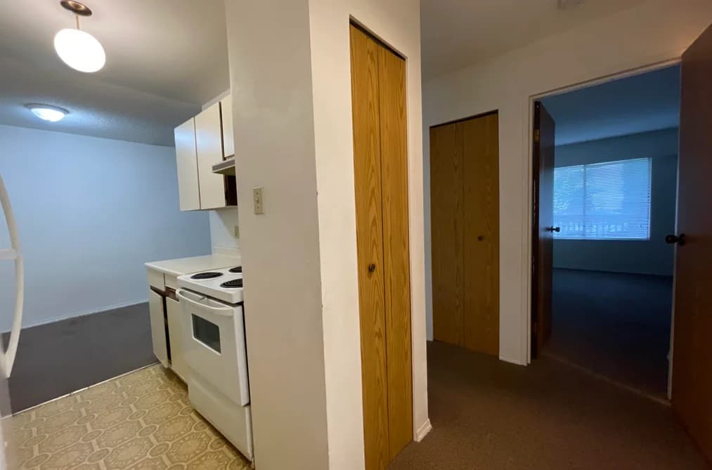 208 10061 150TH STREET, Surrey, BC — Residential for Sale - Photo 2
