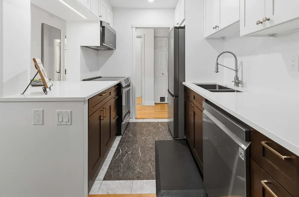 208 1422 E 3RD AVENUE, Vancouver, BC — Residential for Sale - Photo 2