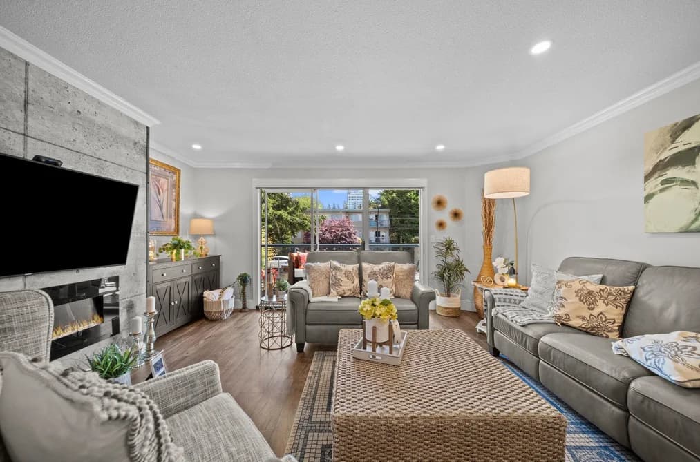 208 1441 BLACKWOOD STREET, White Rock, BC — Residential for Sale - Photo 2
