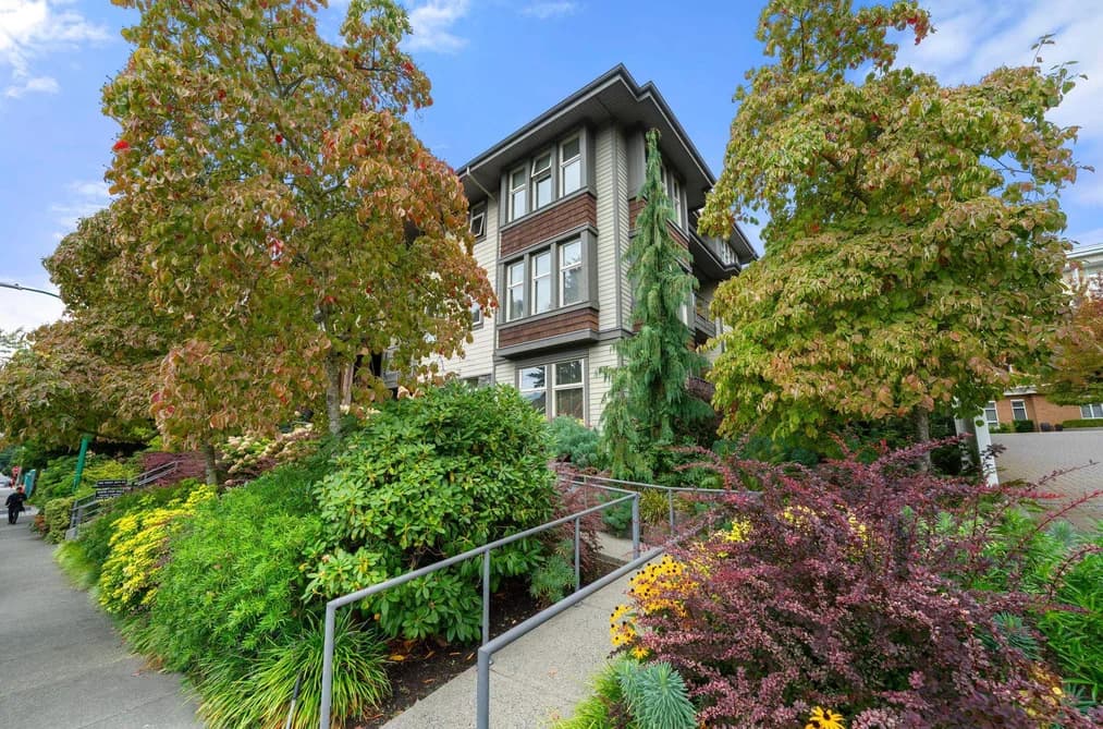 208 188 W 29 STREET, North Vancouver, BC — Residential for Sale - Photo 2