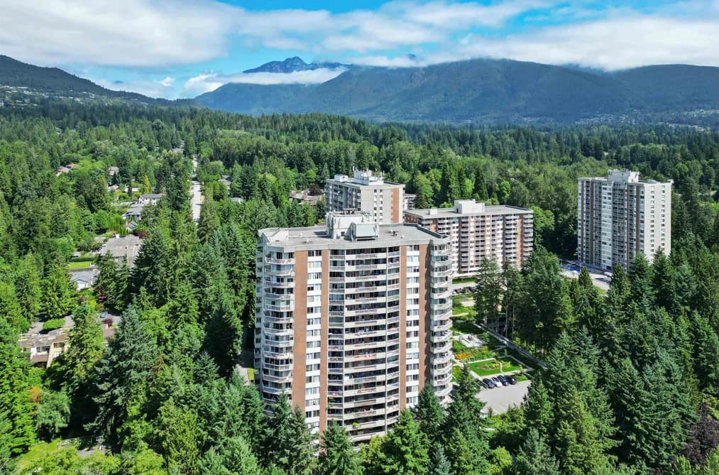 208 2024 FULLERTON AVENUE, North Vancouver, BC — Residential for Sale - Main Photo