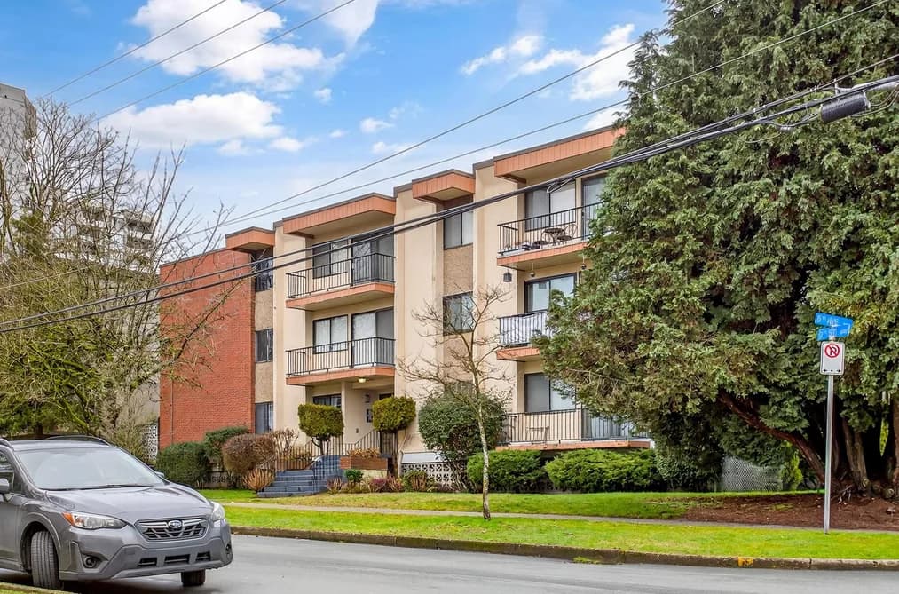 208 505 NINTH STREET, New Westminster, BC — Residential for Sale - Photo 2