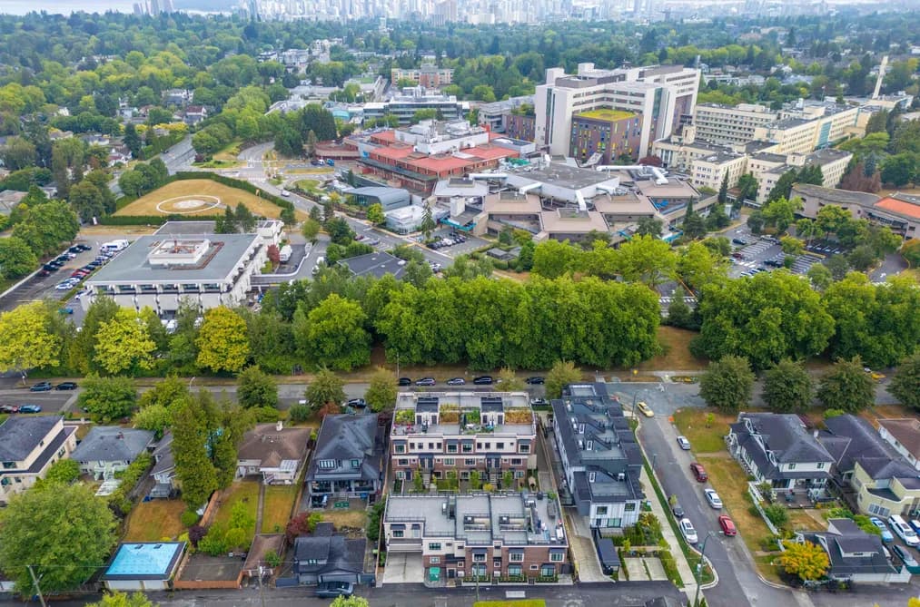 208 918 W 32ND AVENUE, Vancouver, BC — Residential for Sale - Photo 2