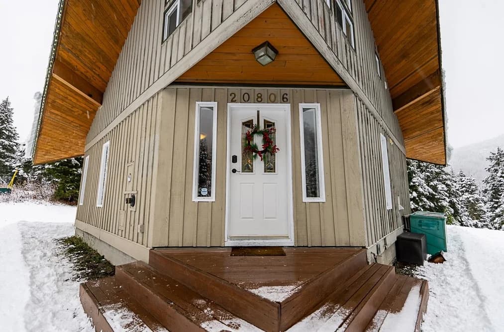 20806 SAKWI CREEK ROAD, Agassiz, BC — Residential for Sale - Photo 2