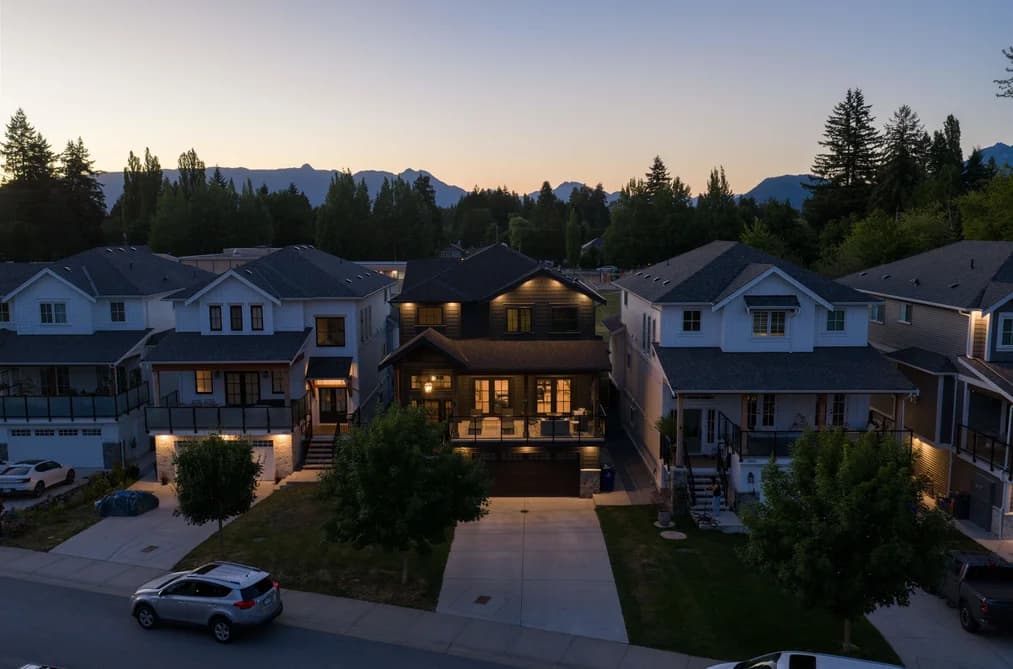 20859 GOLF LANE, Maple Ridge, BC — Residential for Sale - Photo 2