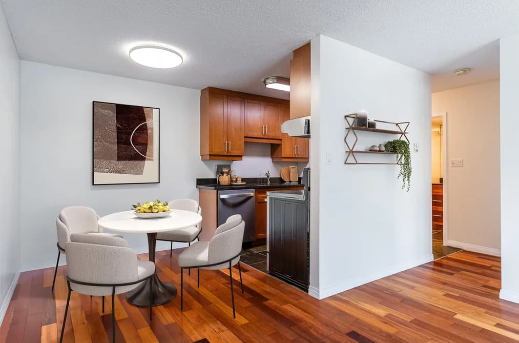 209 275 W 2ND STREET, North Vancouver, BC — Residential for Sale - Photo 2