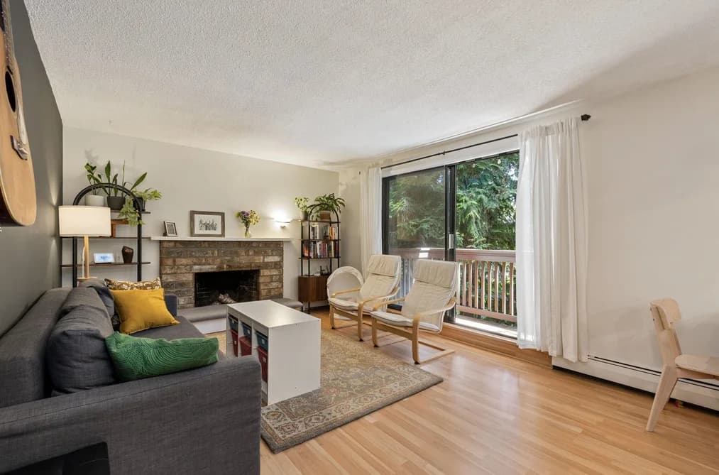 209 310 E 3RD STREET, North Vancouver, BC — Residential for Sale - Photo 2