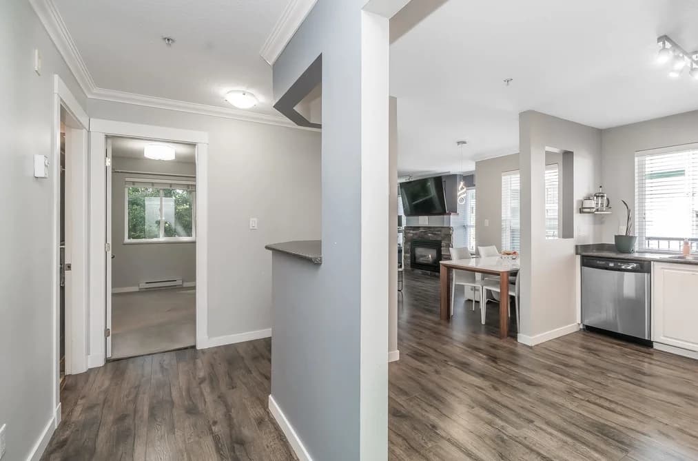 209 33480 GEORGE FERGUSON WAY, Abbotsford, BC — Residential for Sale - Photo 2