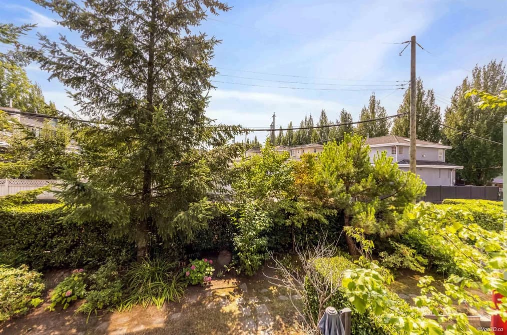 209 5818 LINCOLN STREET, Vancouver, BC — Residential for Sale - Photo 2
