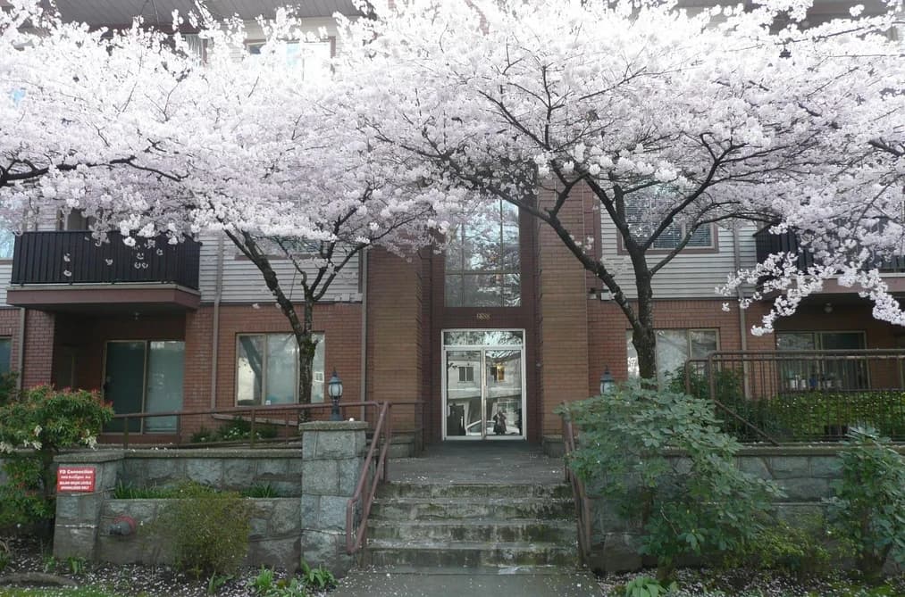 209 6688 BURLINGTON AVENUE, Burnaby, BC — Residential for Sale - Main Photo