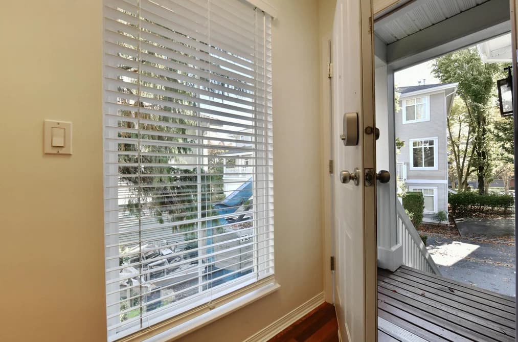 21 15068 58 AVENUE, Surrey, BC — Residential for Sale - Photo 2